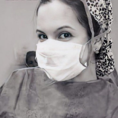 Doctora con mascarilla.